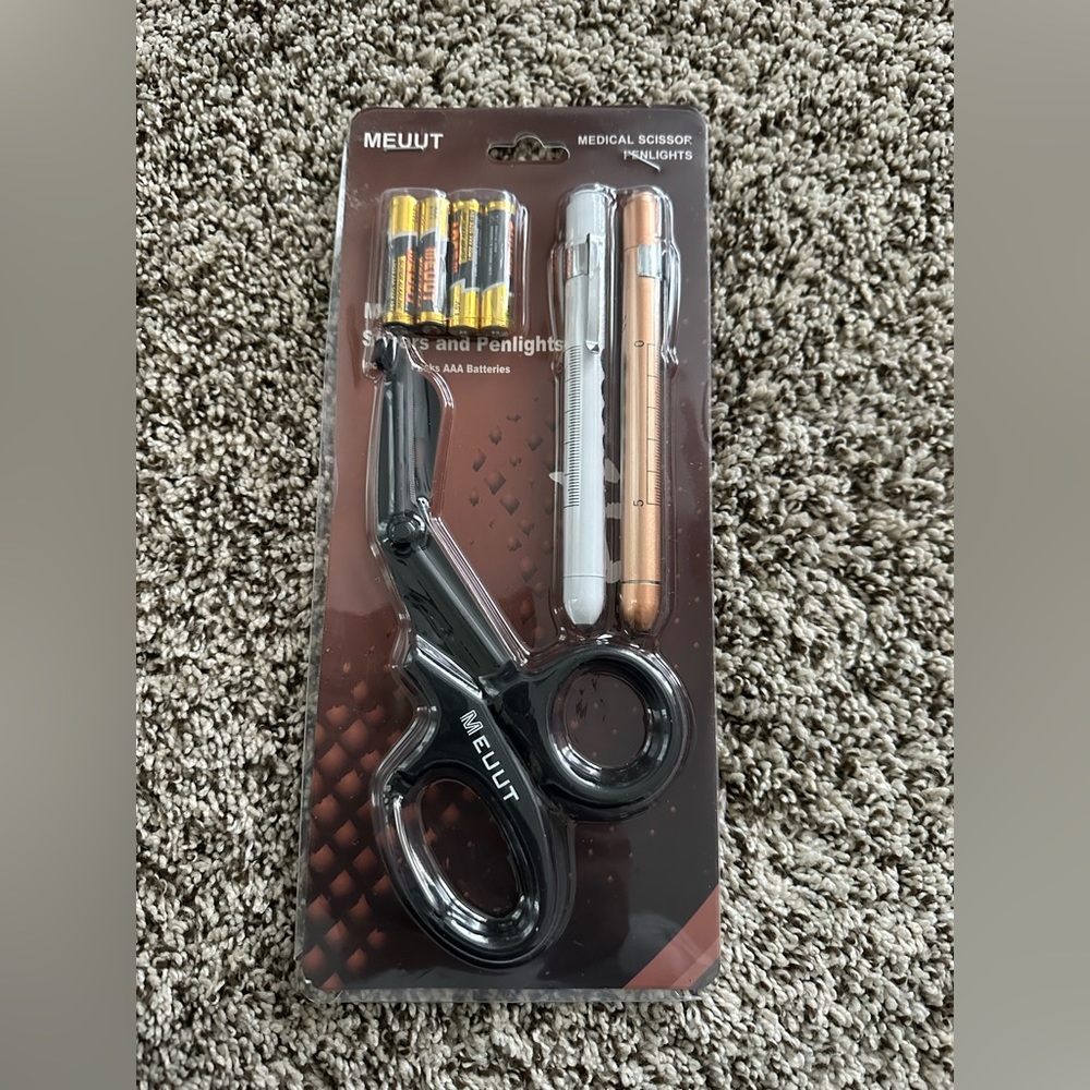 MEUUT 3 Pack Penlight & Medical Scissors
